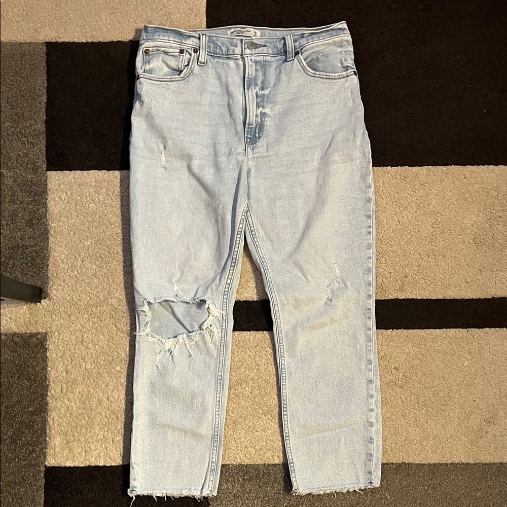 Abercrombie & Fitch Light Blue Distressed Ankle Jeans - Picture 1 of 3